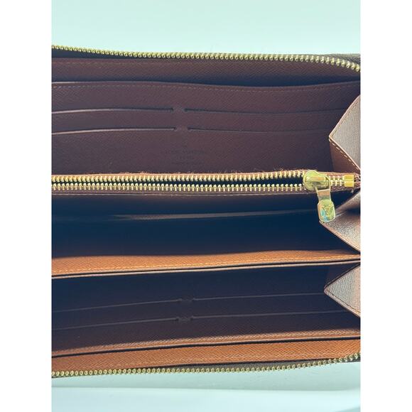 Louis Vuitton Monogram Zippy Wallet - COA Included - Picture 8 of 17